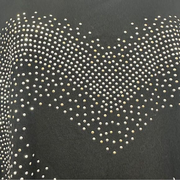 Venus black 3/4 sleeved top with a sequined heart size 2X - Picture 2 of 7